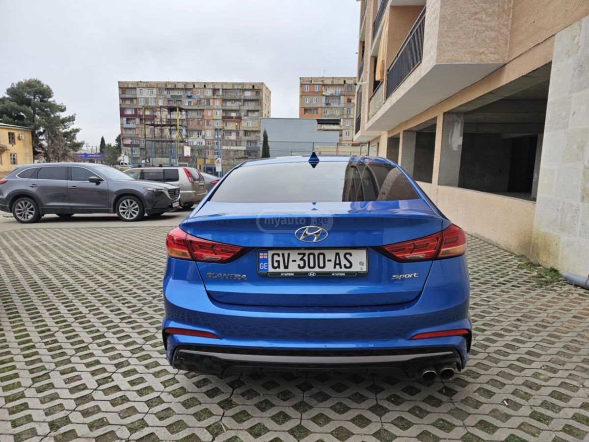 Hyundai Elantra - фото 6