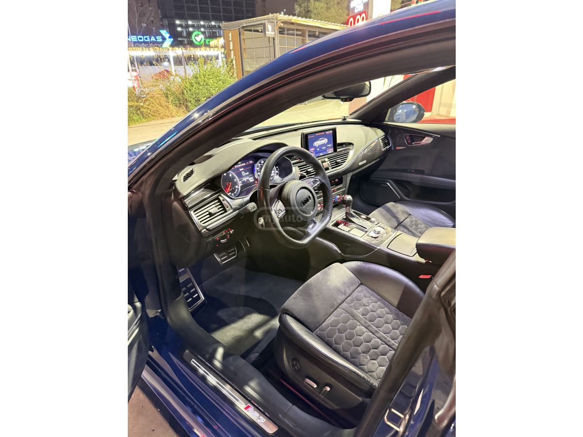 Audi RS7 - фото 11