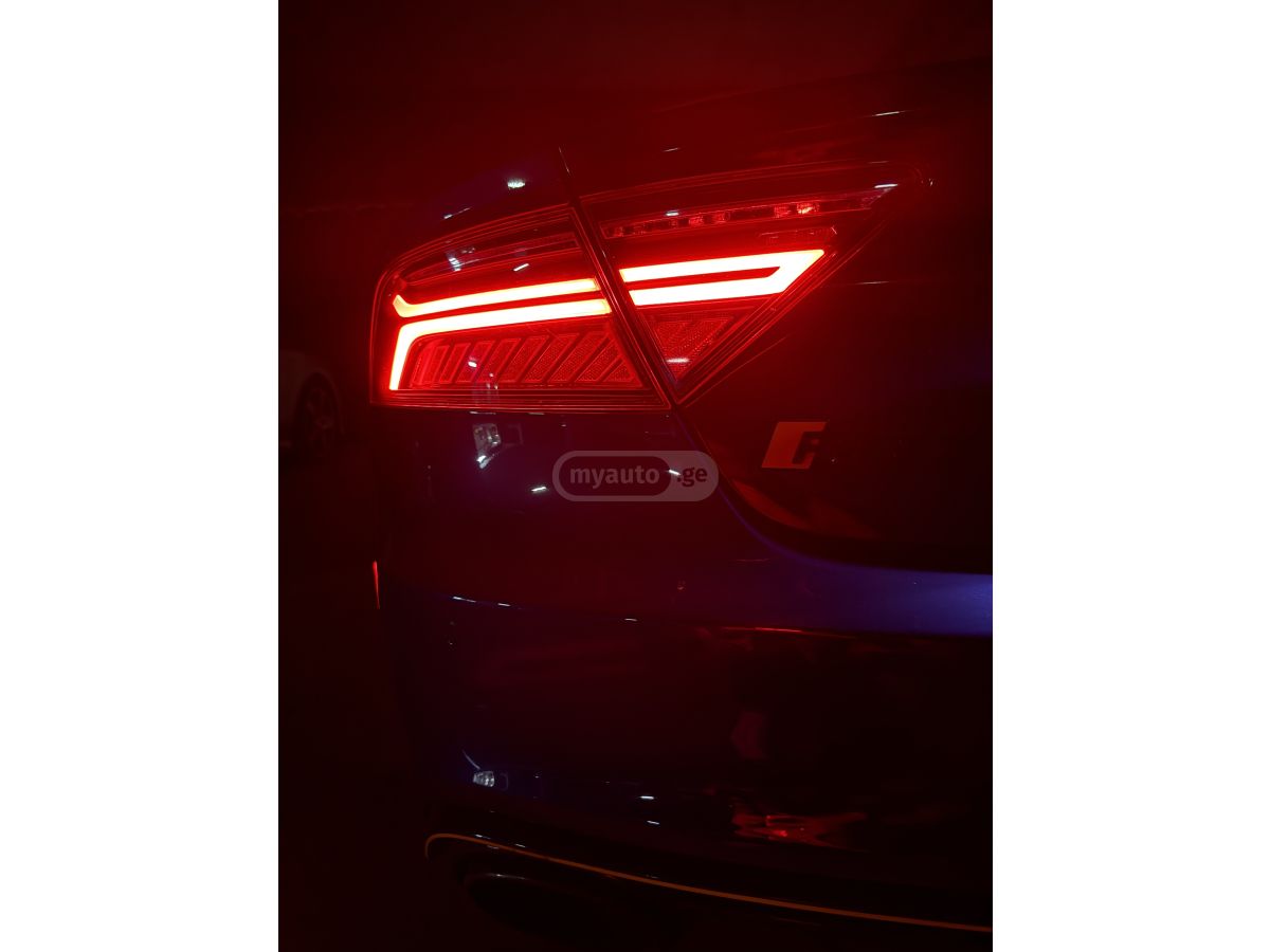 Audi RS7 - фото 4