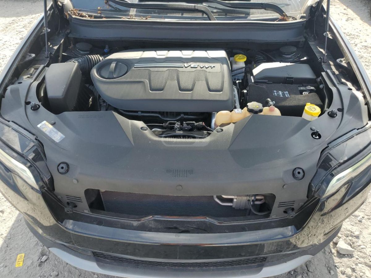 Jeep Cherokee - фото 11