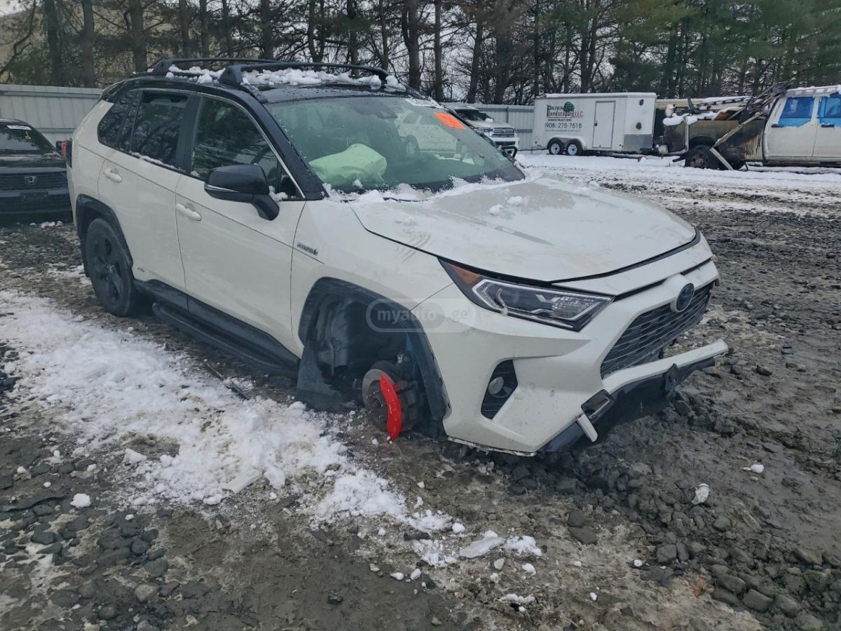 Toyota RAV 4 - фото 4