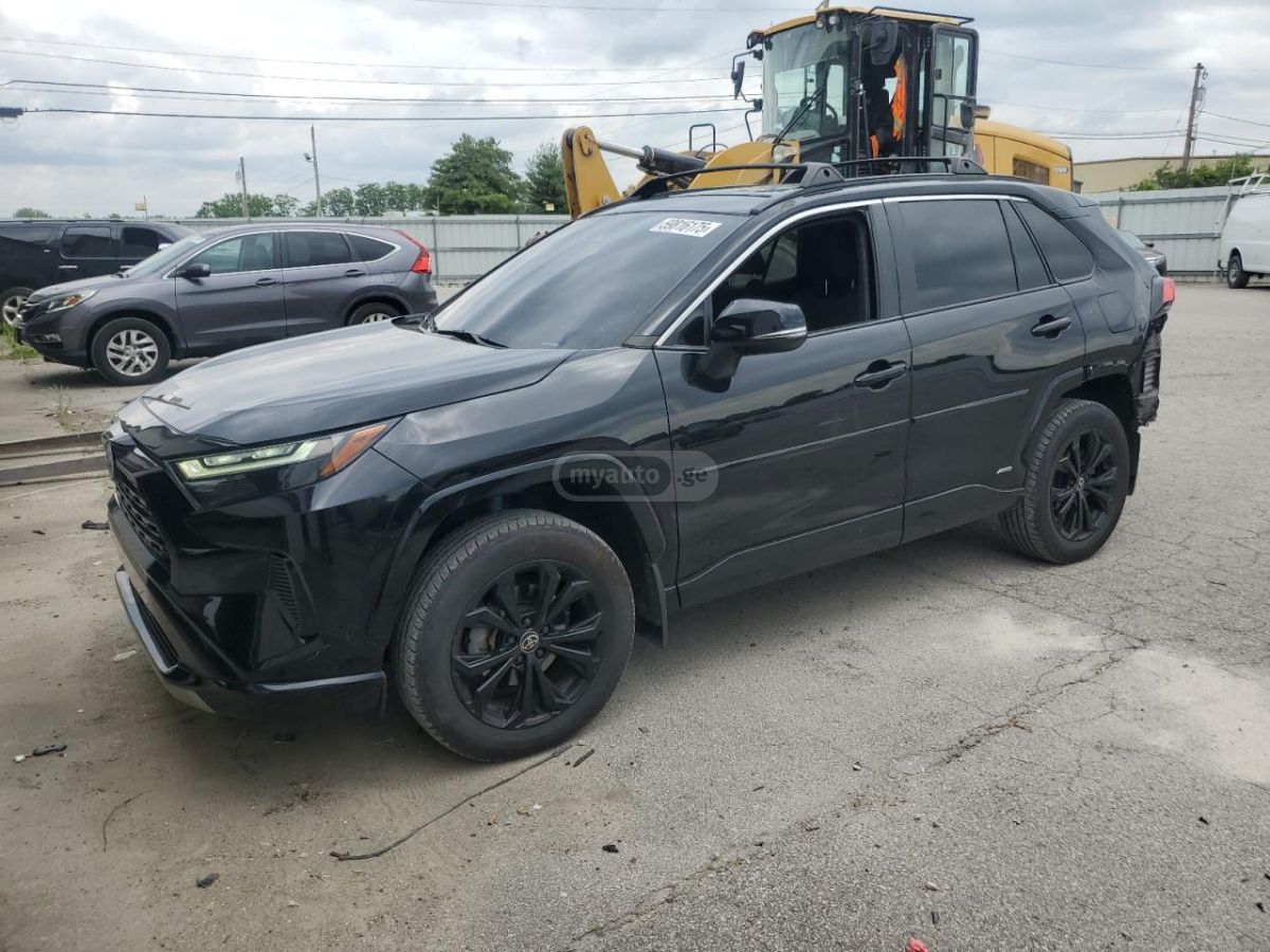 Toyota RAV 4 - фото 1