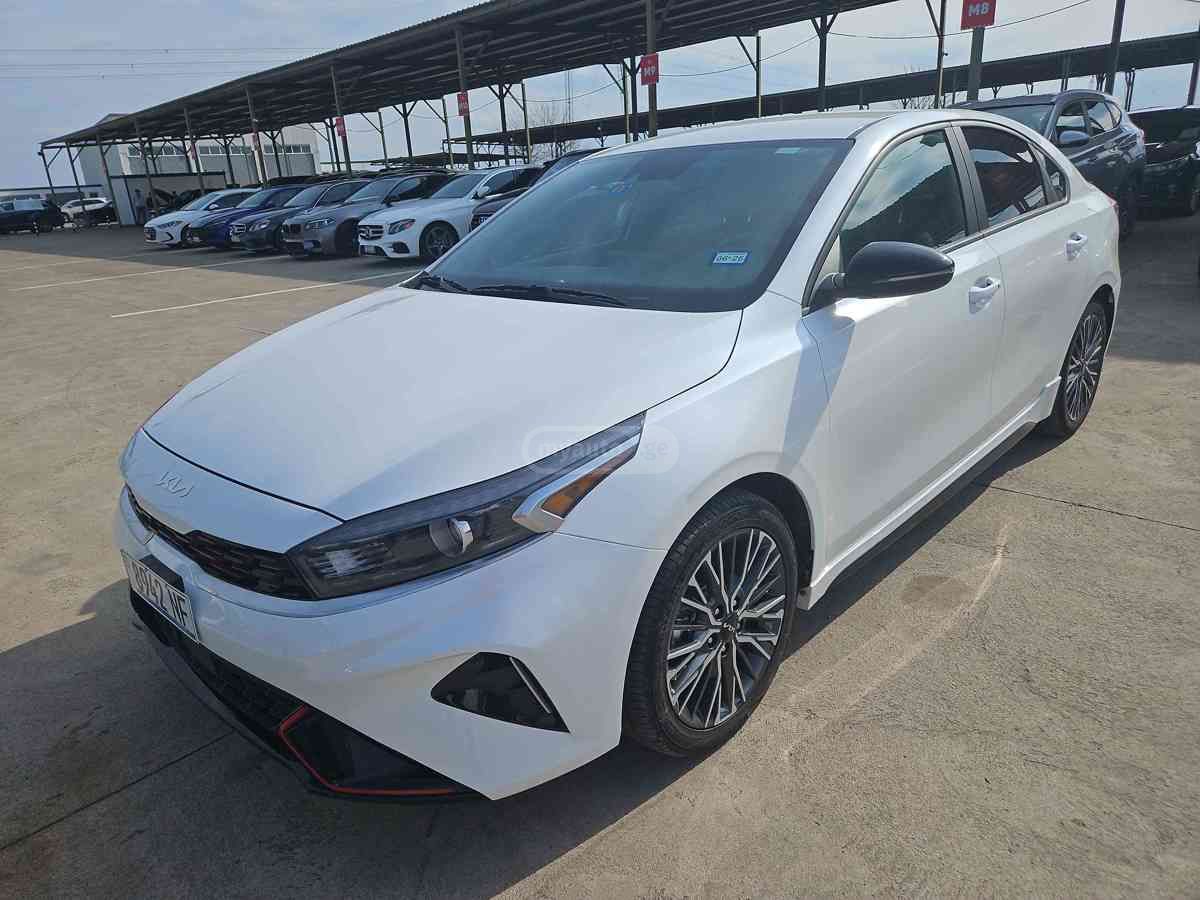Kia Forte - фото 1
