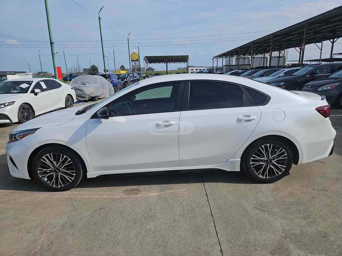 Kia Forte - фото 8