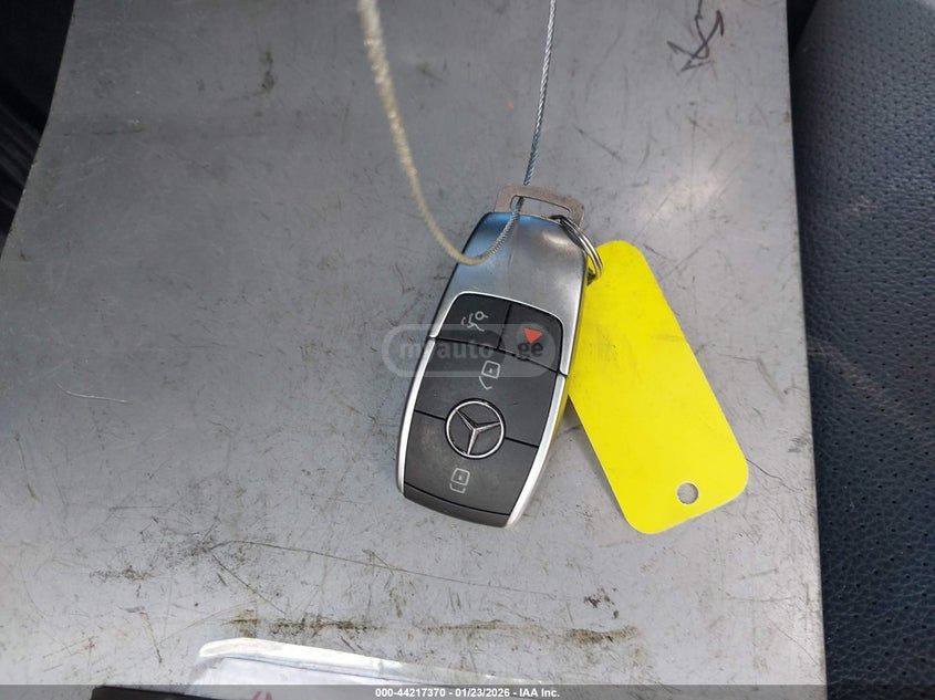 Mercedes-Benz GLC 300 Coupe 2023 — миниатюра 10