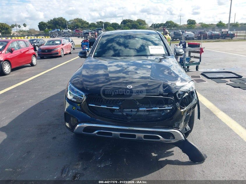 Mercedes-Benz GLC 300 Coupe 2023 — миниатюра 11