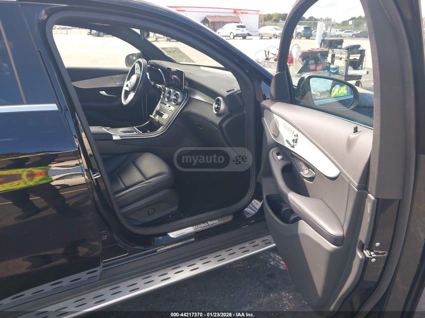 Mercedes-Benz GLC 300 Coupe 2023 — миниатюра 5