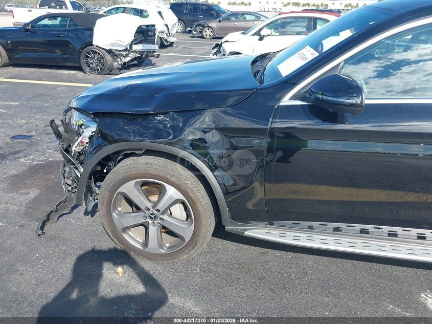 Mercedes-Benz GLC 300 Coupe 2023 — миниатюра 6