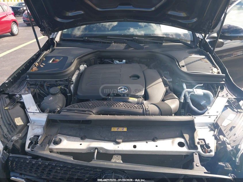 Mercedes-Benz GLC 300 Coupe 2023 — миниатюра 9