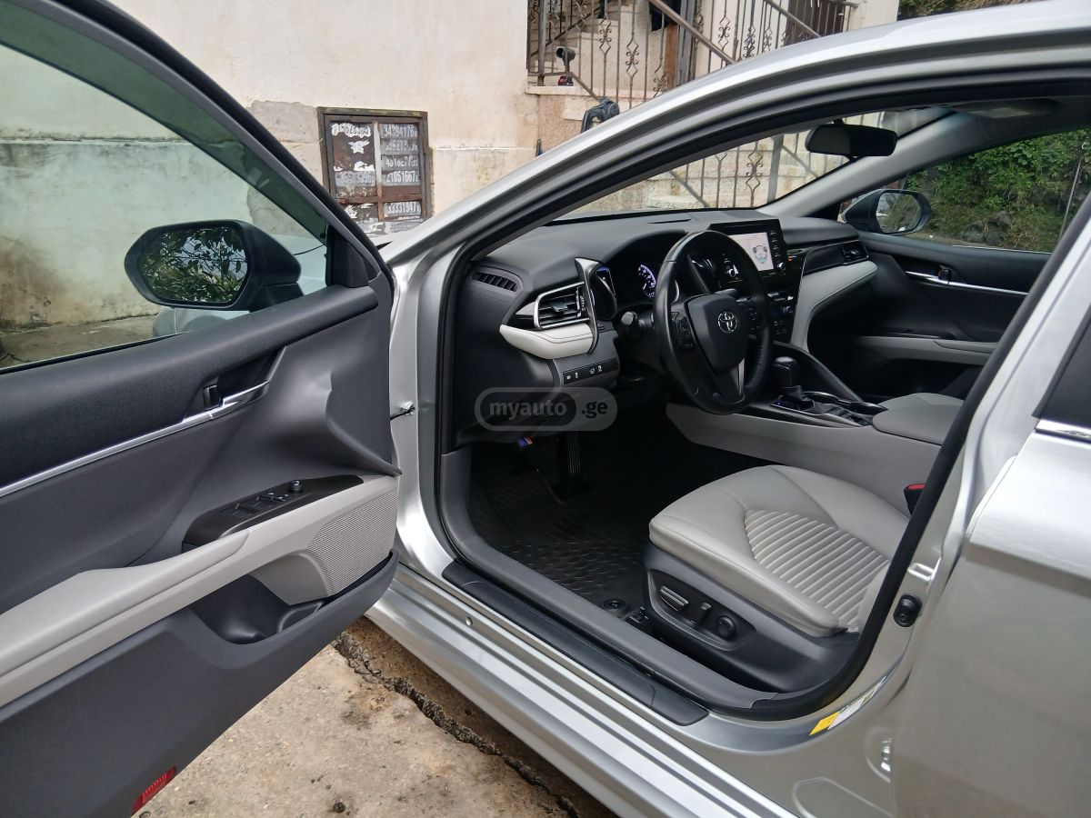 Toyota Camry - фото 8