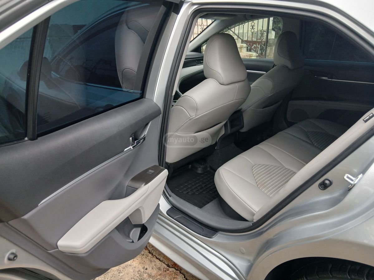 Toyota Camry - фото 9