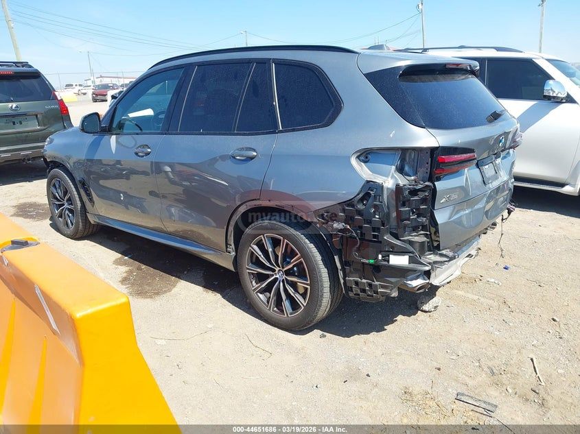 BMW X5 - фото 3