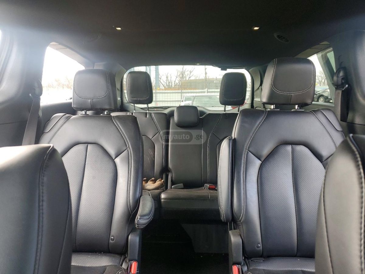 Chrysler Pacifica 2023 — миниатюра 10