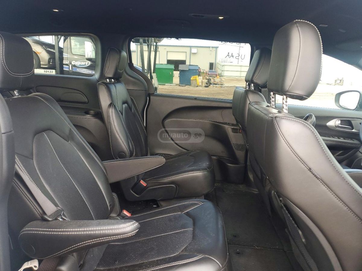 Chrysler Pacifica 2023 — миниатюра 11