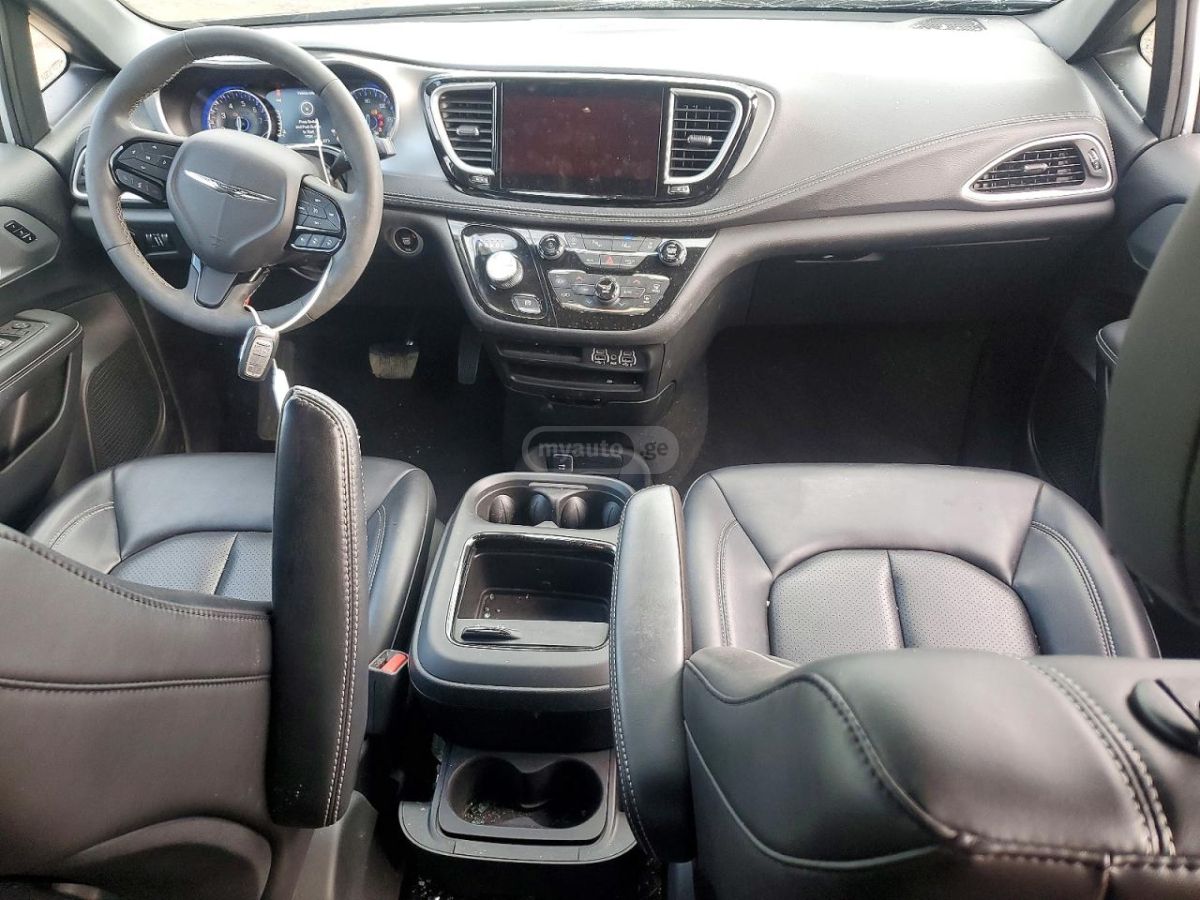Chrysler Pacifica 2023 — миниатюра 8