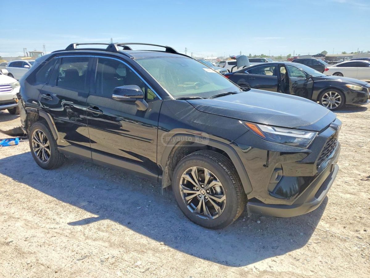 Toyota Rav 4 - фото 1