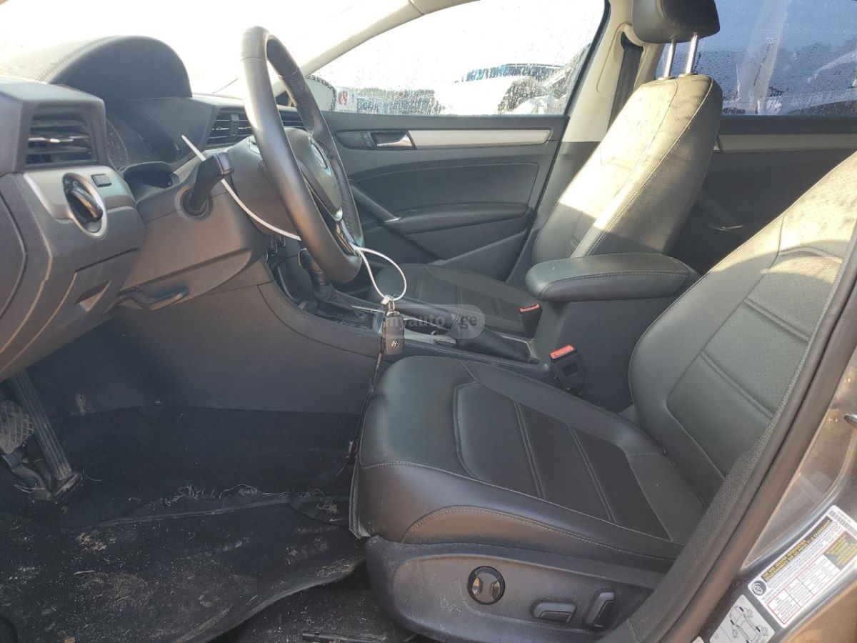 Volkswagen Passat 2021 — миниатюра 7