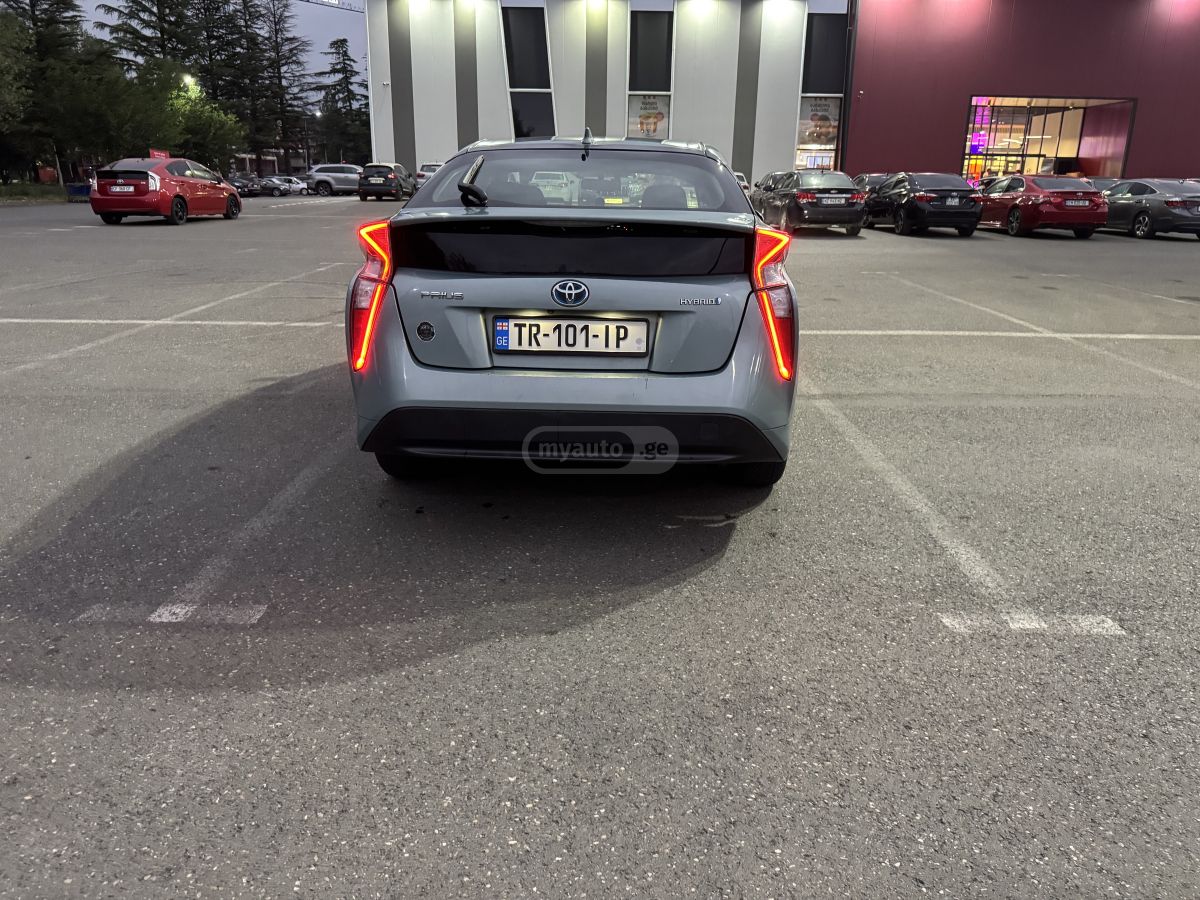 Toyota Prius - фото 8