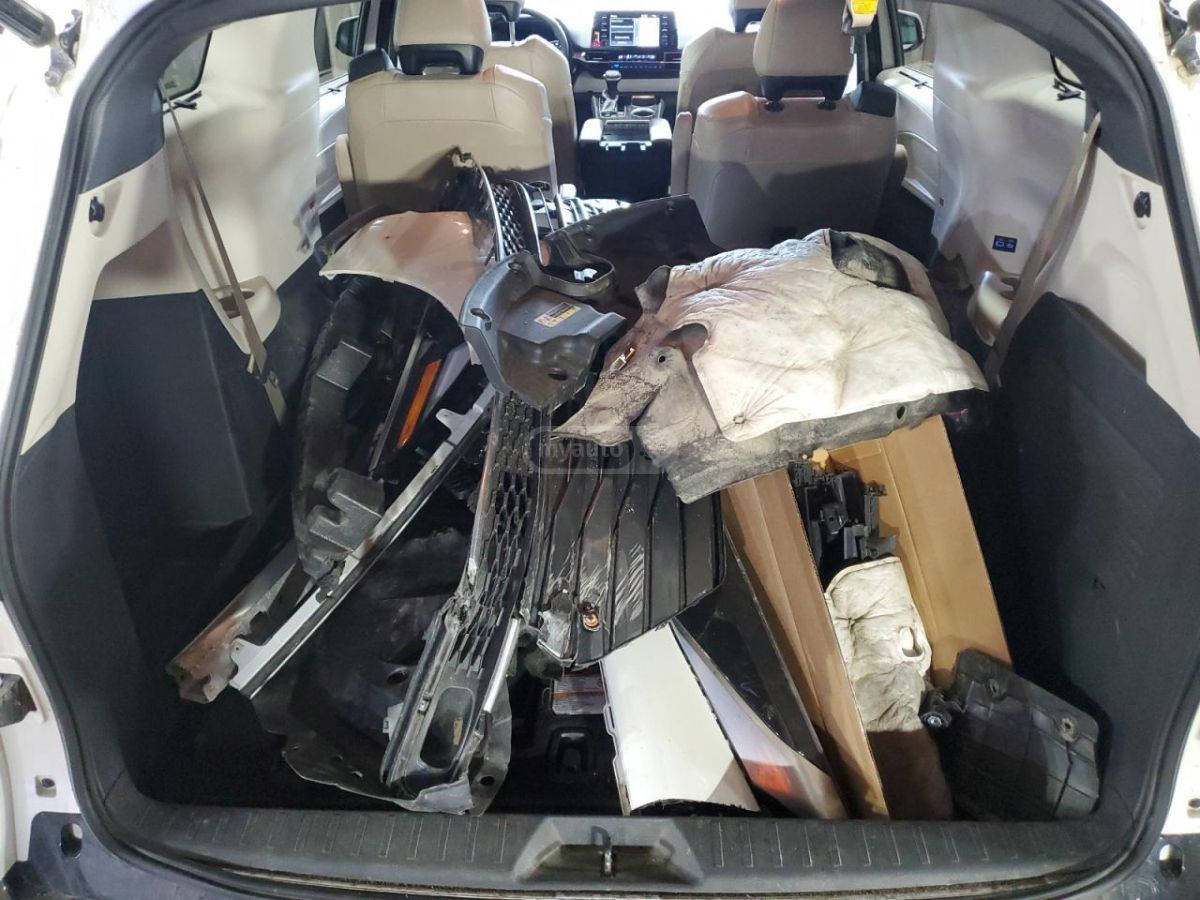 Toyota Sienna - фото 12