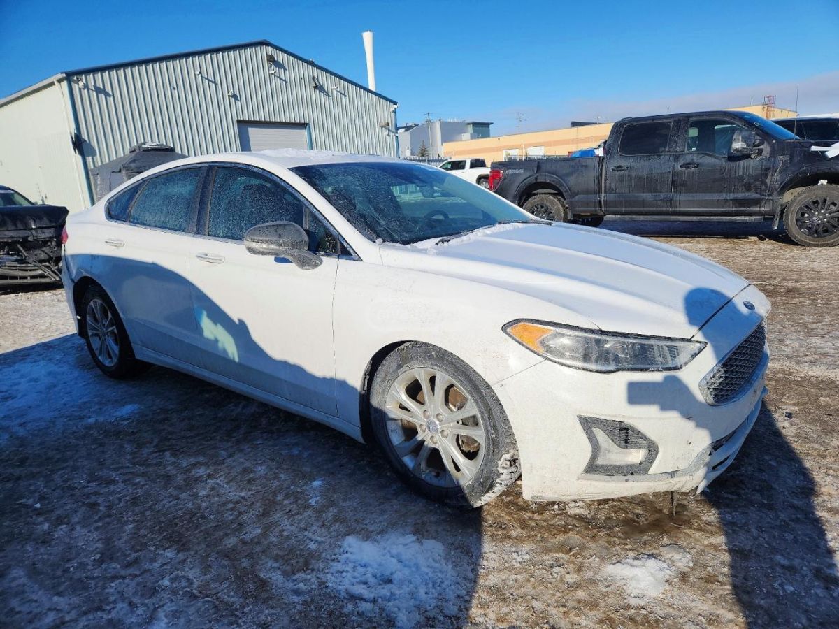 Ford Fusion - фото 4