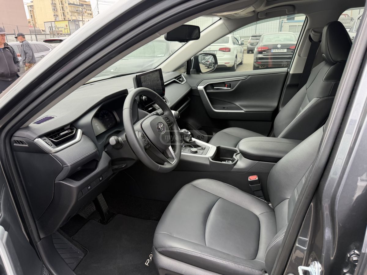 Toyota Rav 4 - фото 7