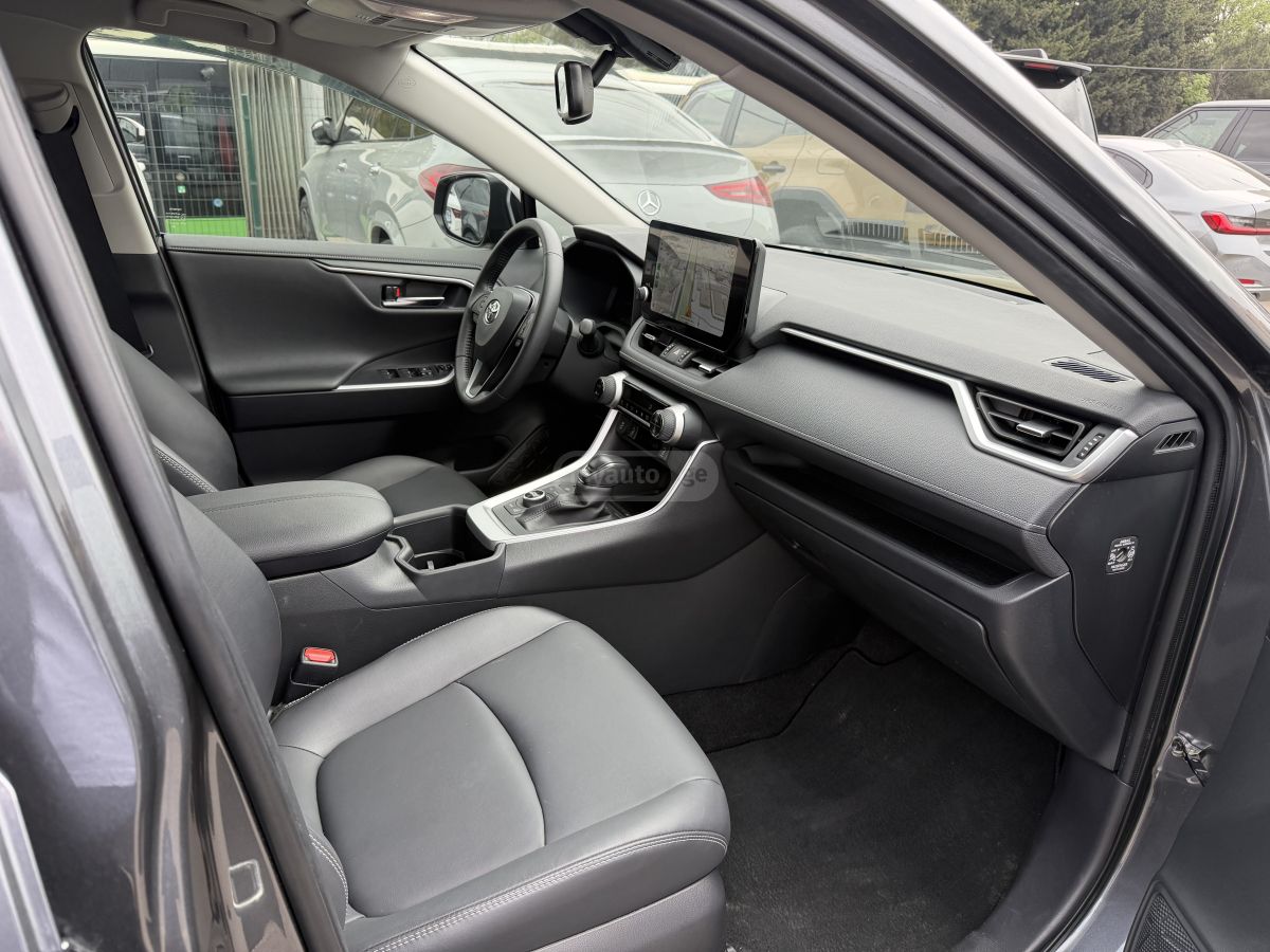 Toyota Rav 4 - фото 8