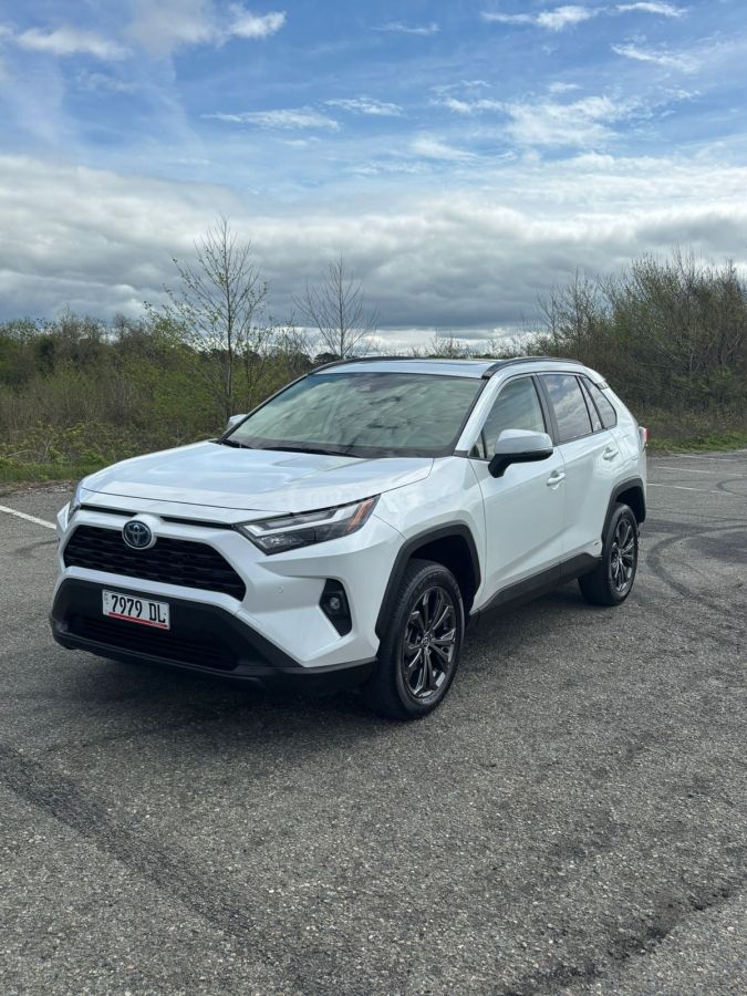 Toyota Rav 4 - фото 1