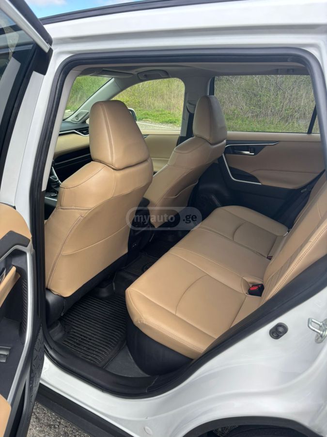 Toyota Rav 4 - фото 10