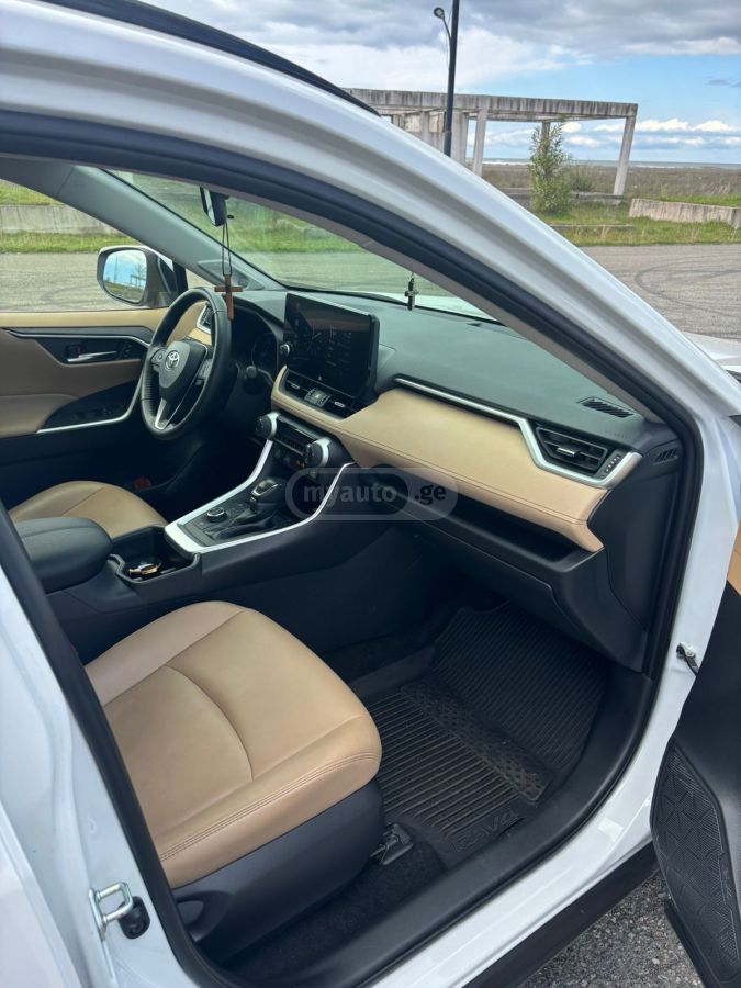 Toyota Rav 4 - фото 11