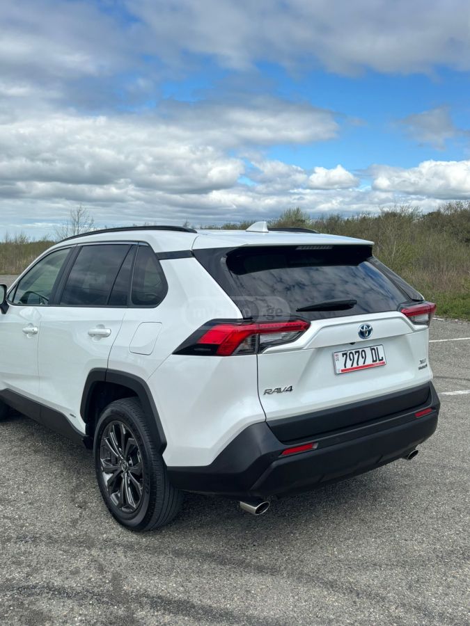 Toyota Rav 4 - фото 8