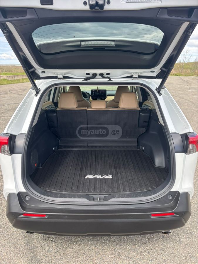 Toyota Rav 4 - фото 9