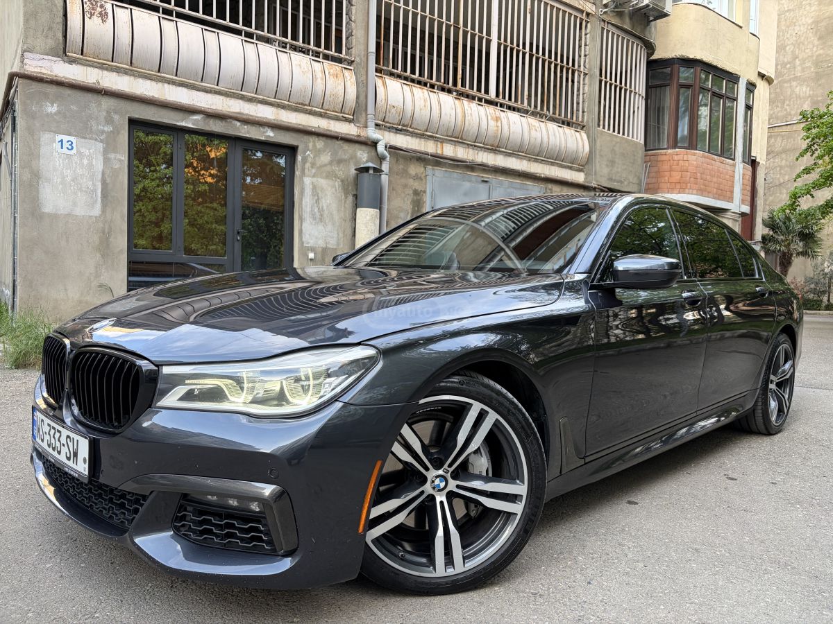 BMW 740 - фото 1