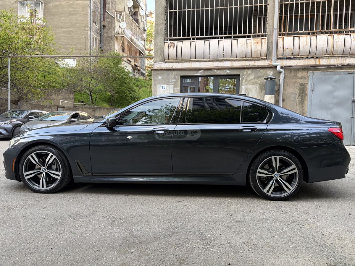 BMW 740 - фото 2