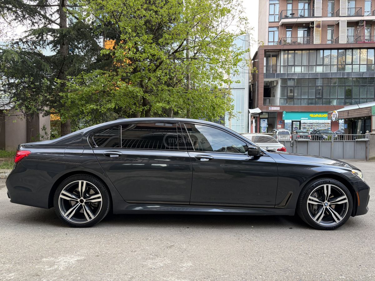 BMW 740 - фото 6