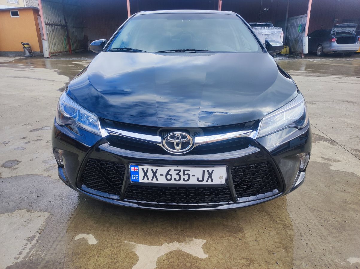 Toyota Camry - фото 3