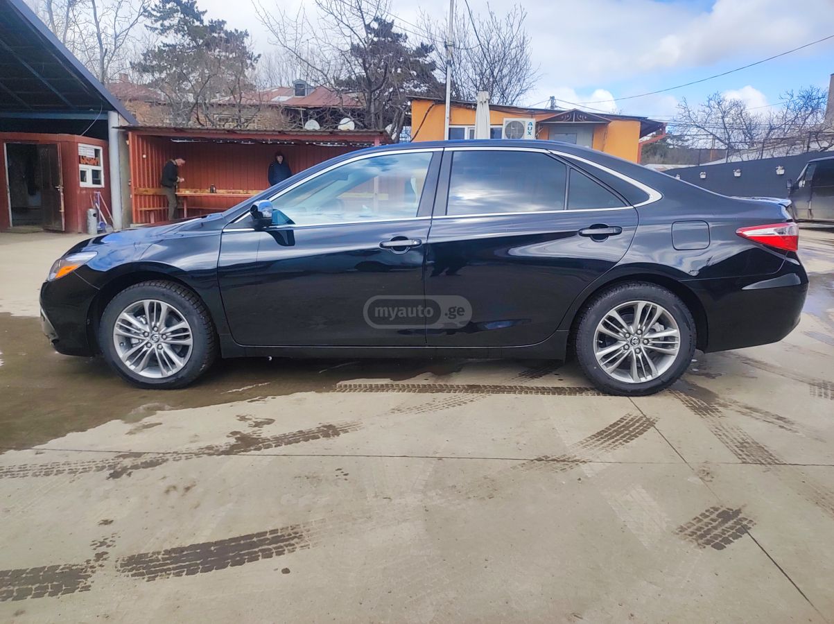 Toyota Camry - фото 4