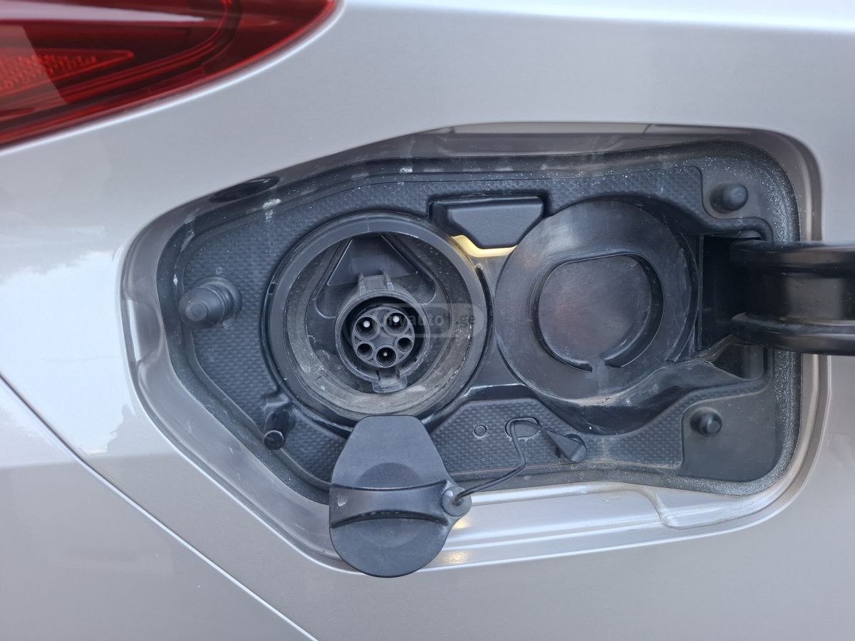 Toyota Prius - фото 10