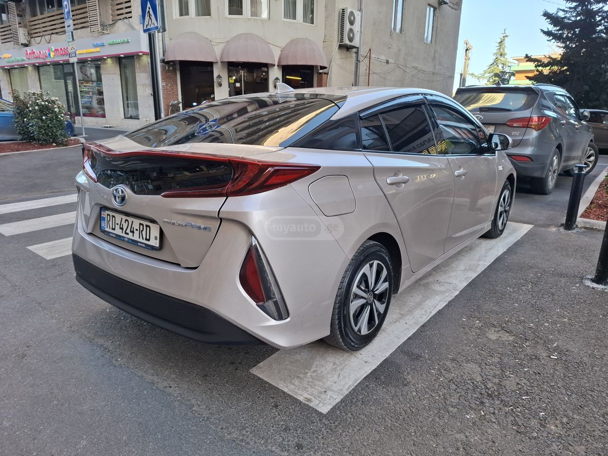 Toyota Prius - фото 4