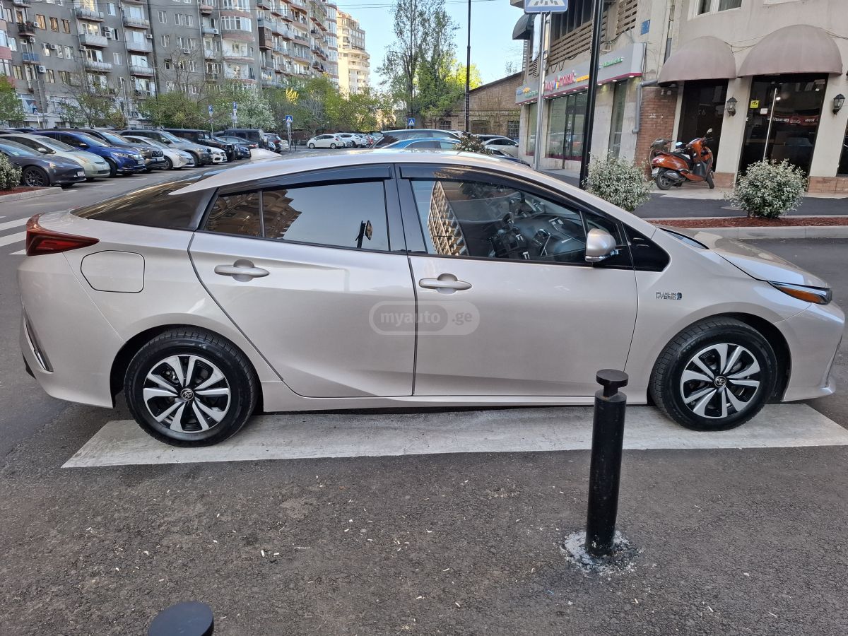 Toyota Prius - фото 7