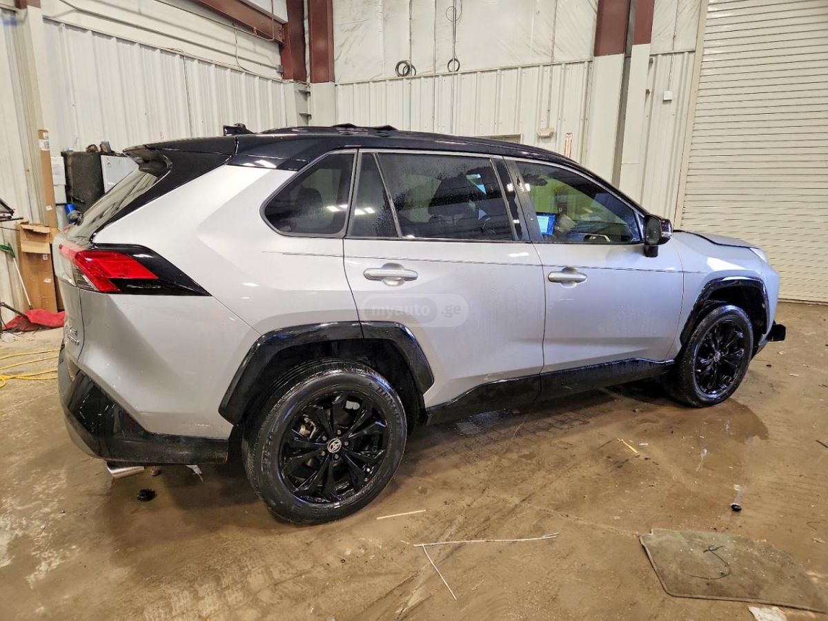 Toyota RAV 4 - фото 3