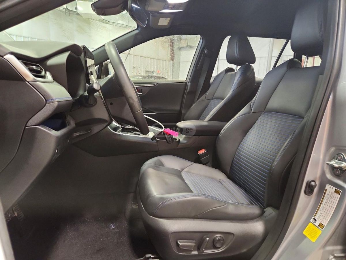 Toyota RAV 4 - фото 7