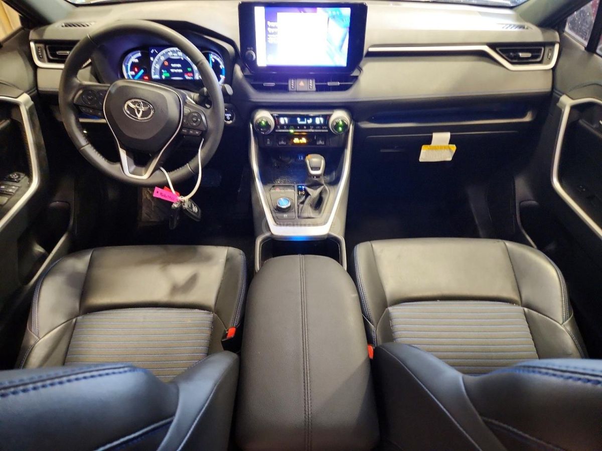 Toyota RAV 4 - фото 8