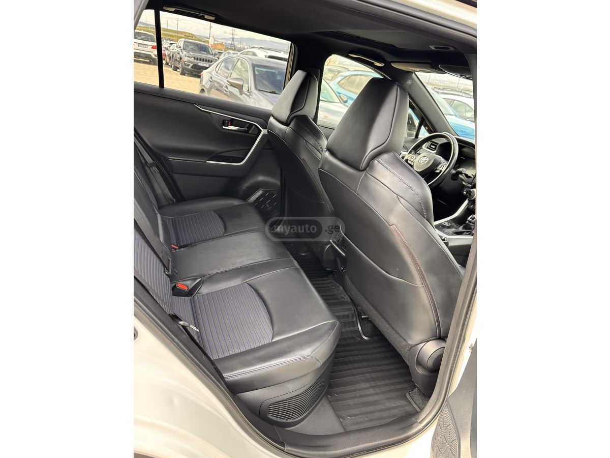 Toyota RAV 4 - фото 14