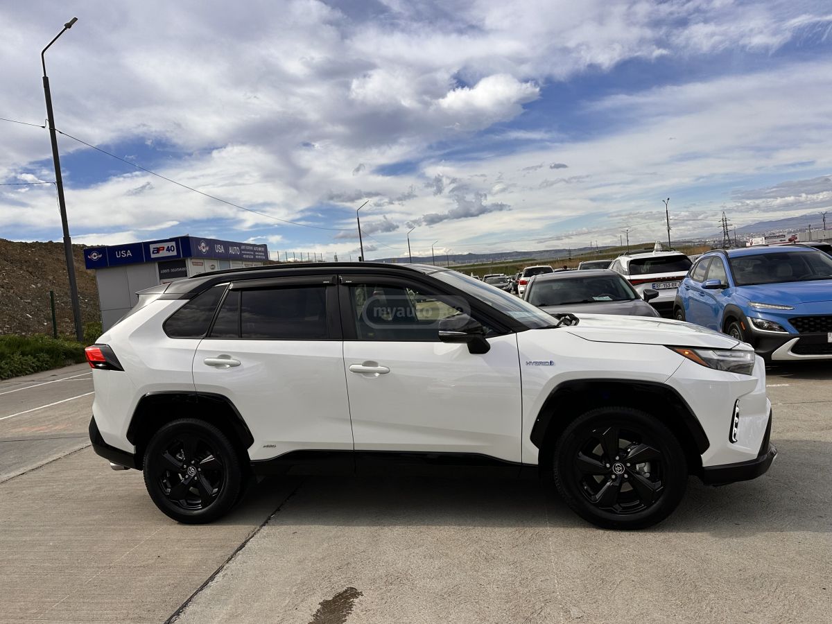 Toyota RAV 4 - фото 2