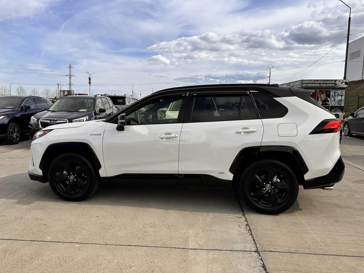Toyota RAV 4 - фото 3