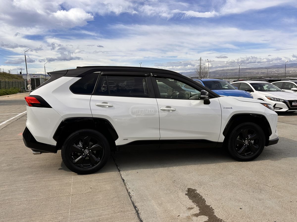 Toyota RAV 4 - фото 6