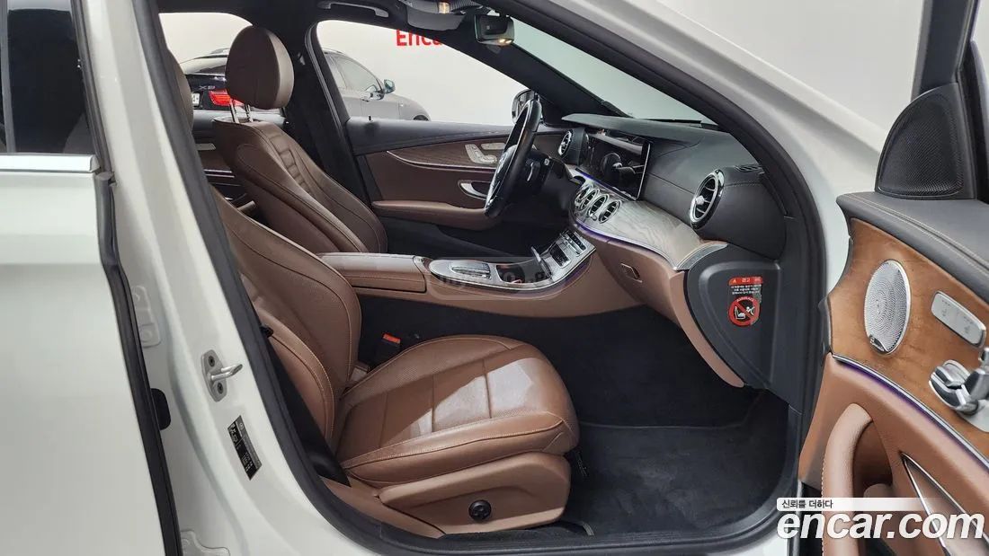 Mercedes-Benz E53 AMG - фото 11