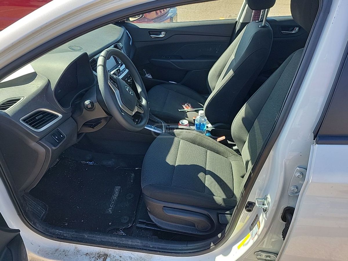 Hyundai SE 4dr Sedan CVT — миниатюра 11