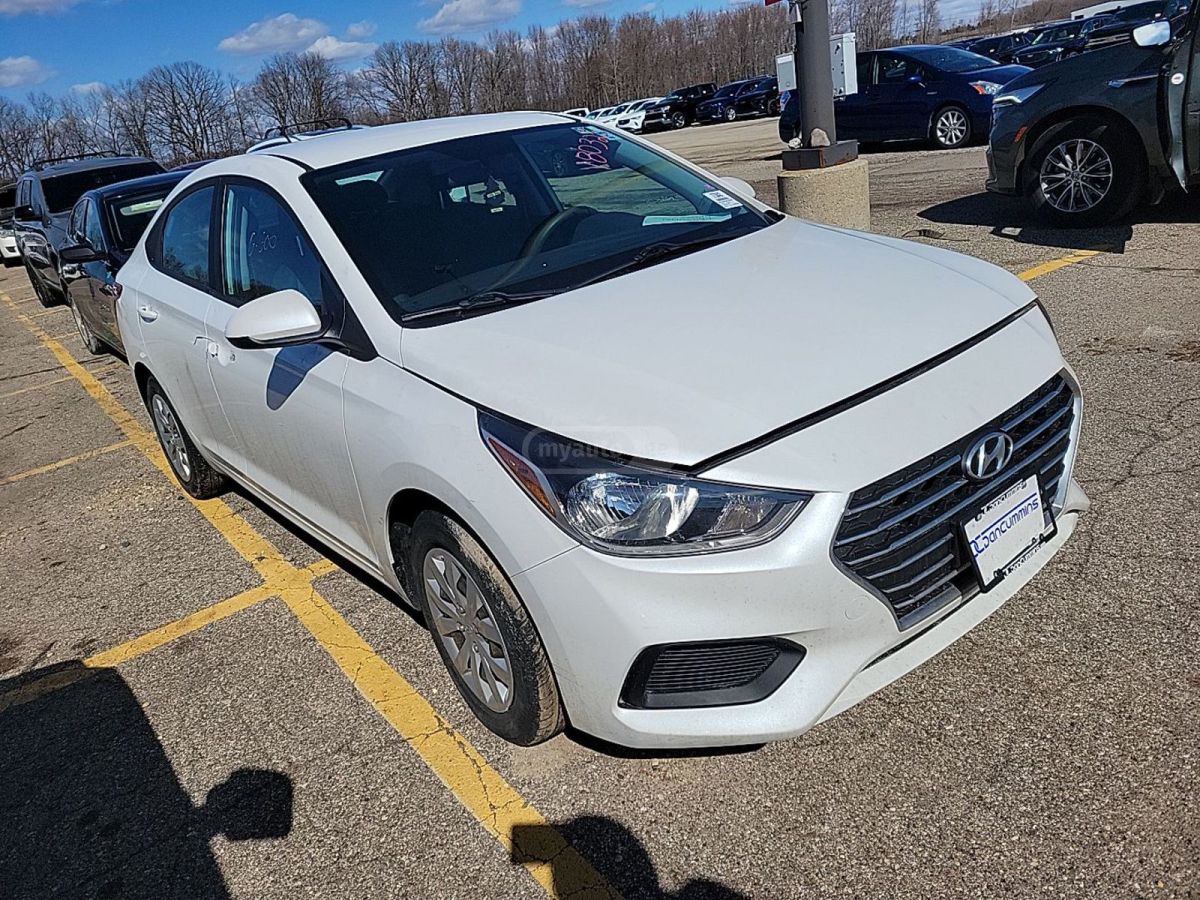 Hyundai SE 4dr Sedan CVT — миниатюра 2