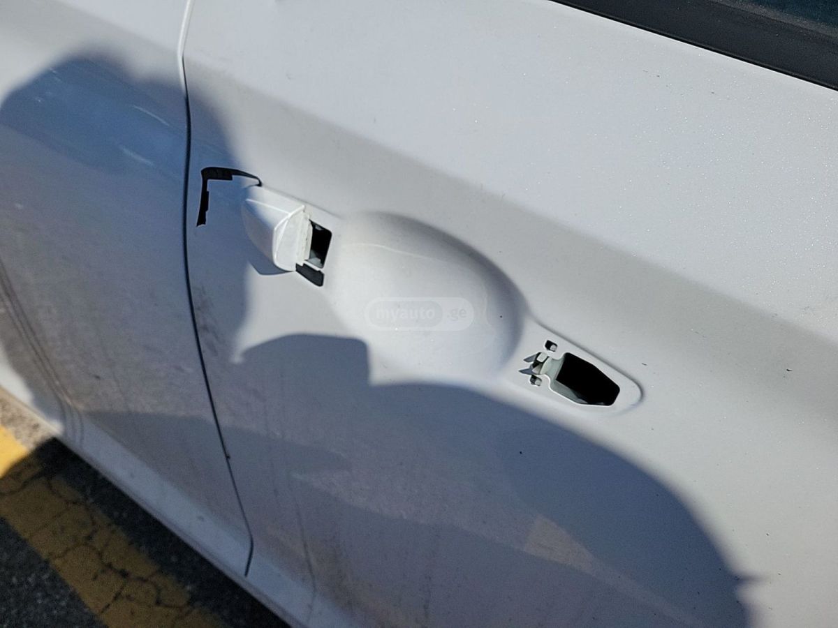 Hyundai SE 4dr Sedan CVT — миниатюра 7